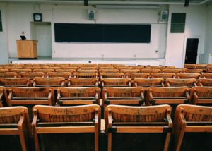 Réforme du décret Paysage : L’étudiant pourra-t-il encore traîner des échecs pendant des années ?